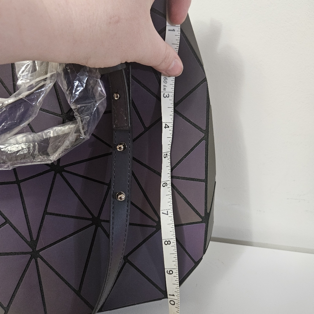 Lovevook Holographic Luminous Handbag! - Picture 6 of 6